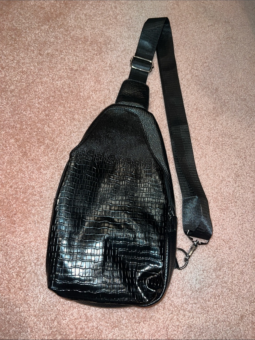 NWOT black crocodile-embossed faux leather crossbody sling bag